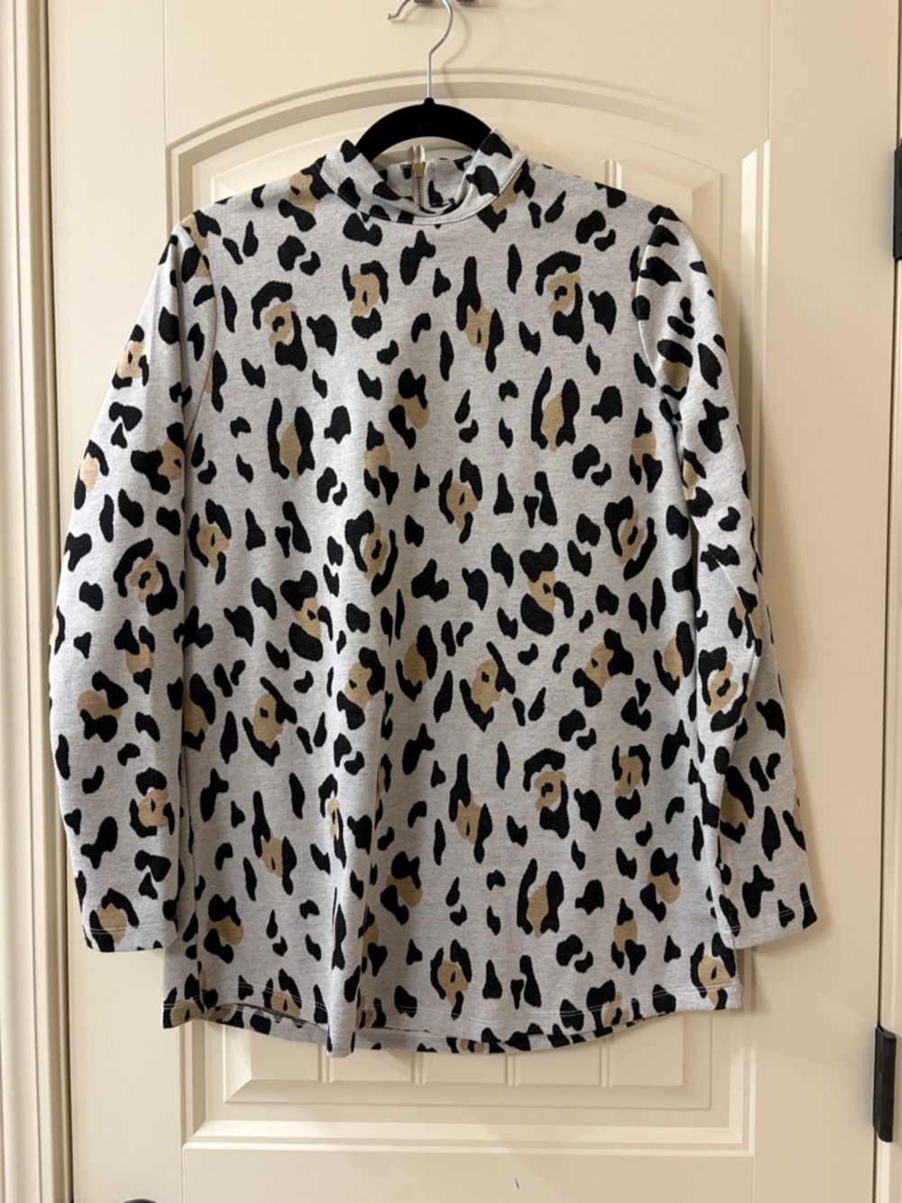 Womens Gray Leopard Print Mock Neck Tunic Sweater, Size Small